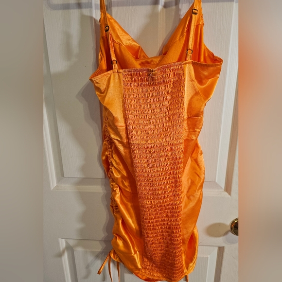 Wild Fable Women's Orange Satin Side Ruched Smocked Bodycon Mini Dress NWT Small - Picture 4 of 7